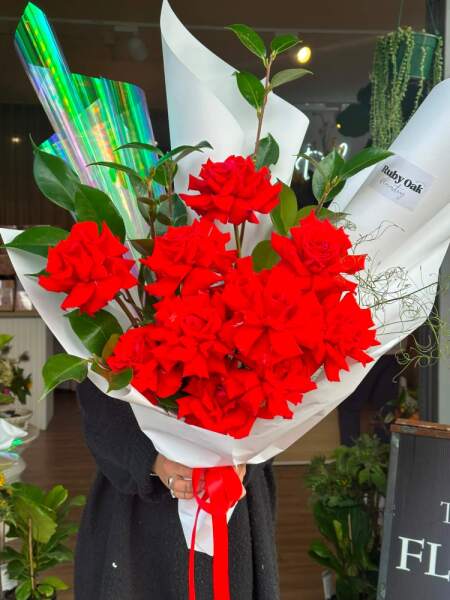 11 red roses
